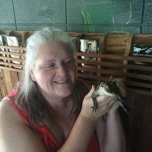 Meet your Posher, Debbie k